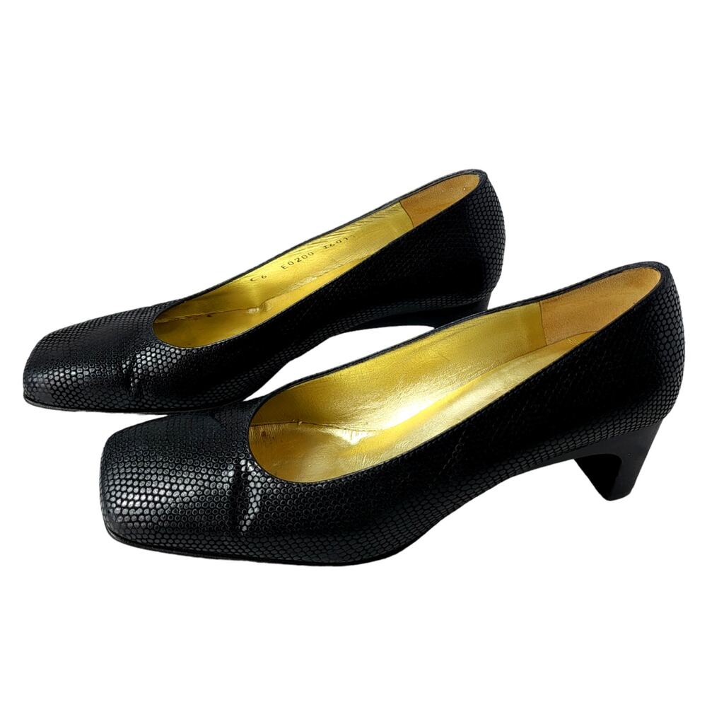 Bruno Magli Black Embossed Leather Contemporary Classic Pump Shoes Size 6 #560